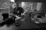 Widening horizons in the intercontinental camera bag brotherhood