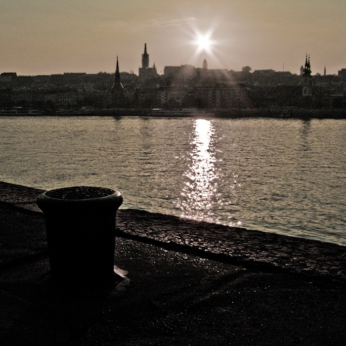 Budapest-trilogy, 1.